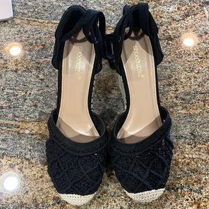 Shoe Dazzle Connee Lace Up Espadrille Wedge Size 11